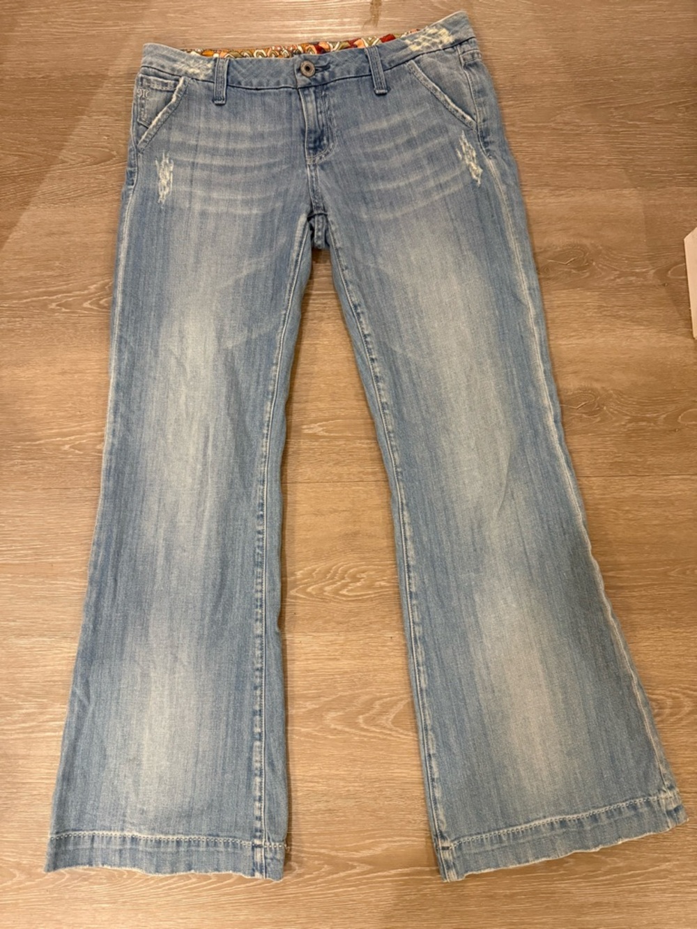 Miss Me Distressed Flare Jeans Light Wash Boho Pocket Detail Size 30 - Picture 1 of 12